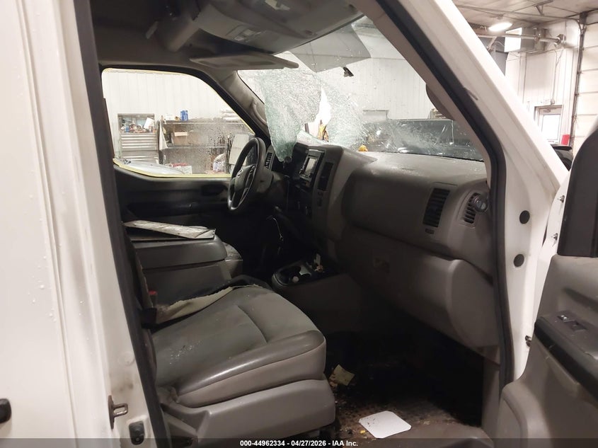 2017 NISSAN NV CARGO NV2500 HD auction photo 5