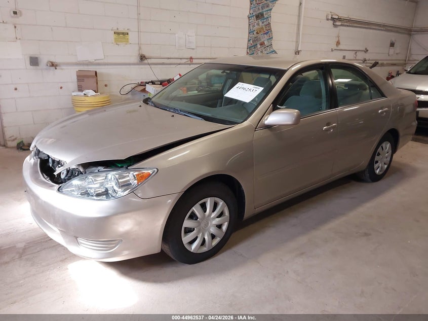 2005 Toyota Camry Le