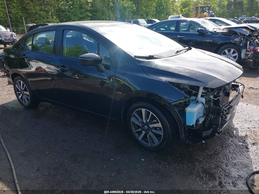 2021 NISSAN VERSA SV XTRONIC CVT