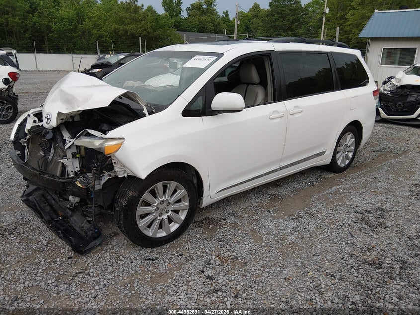2011 Toyota Sienna Xle 5TDDK3DC0BS020329 photo 1