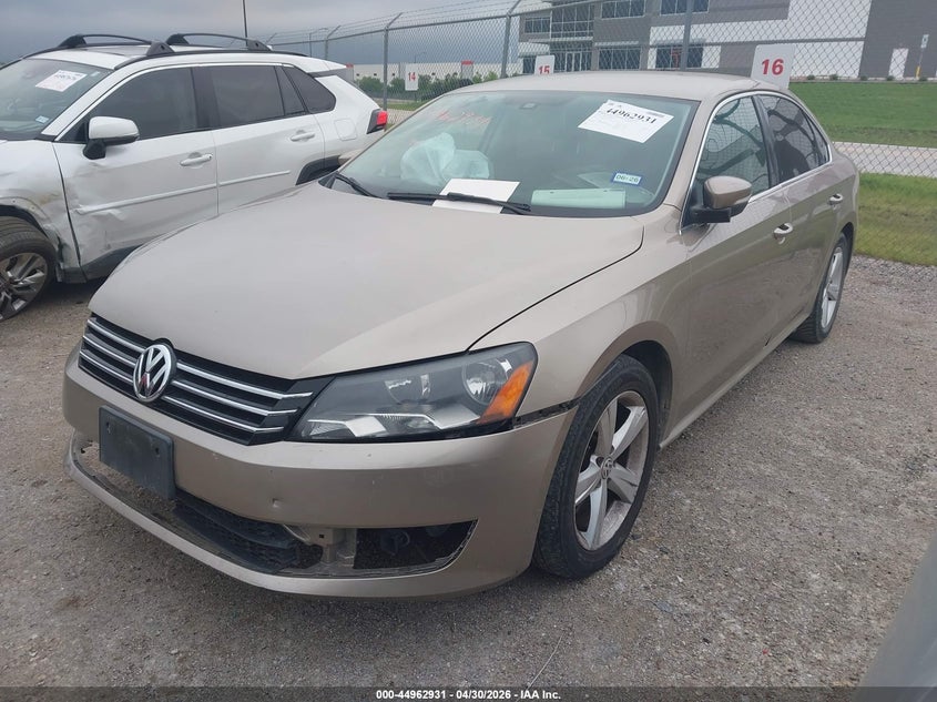 2015 VOLKSWAGEN PASSAT auction photo 2