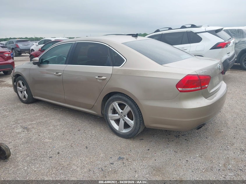 2015 VOLKSWAGEN PASSAT auction photo 3