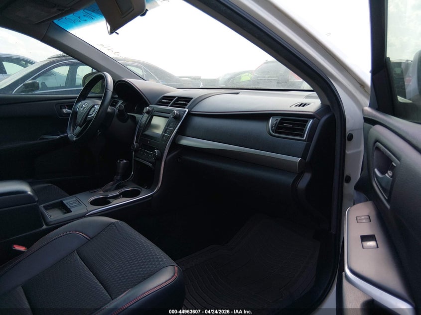 2015 Toyota Camry Hybrid Se