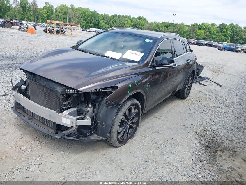 SJKCH5CR2KA009998 2019 Infiniti Qx30 Luxe photo 1