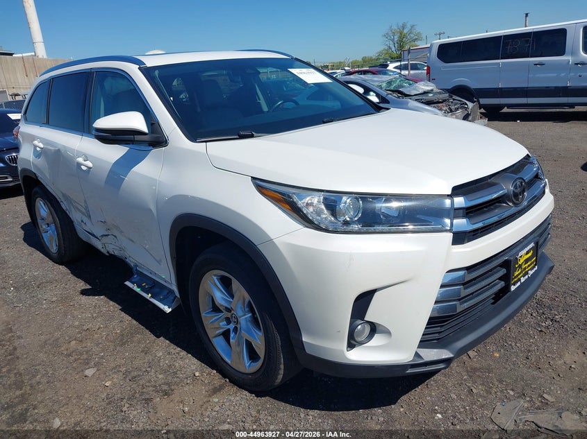 2017 TOYOTA HIGHLANDER LIMITED