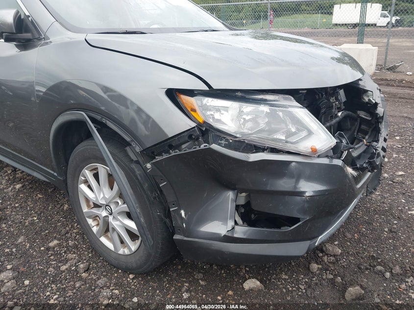 VIN KNMAT2MV3JP616183 2018 NISSAN ROGUE SV