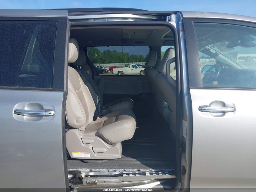 VIN 5TDYZ3DC3LS023398 2020 TOYOTA SIENNA XLE PREMIUM