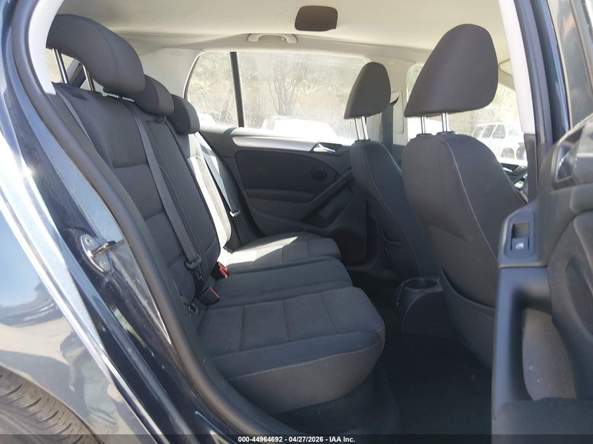 2010 Volkswagen Golf 4-Door VIN: WVWDB7AJ4AW240209 Lot: 44964692