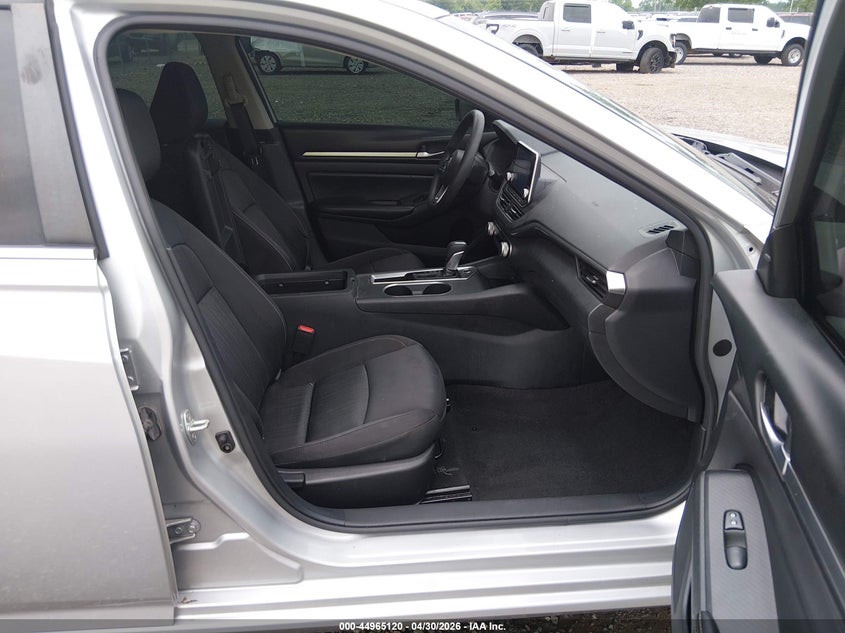2022 NISSAN ALTIMA auction photo 5