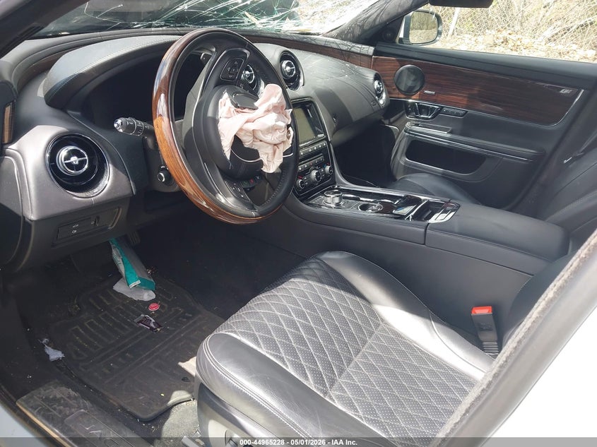 2019 JAGUAR XJ auction photo 5