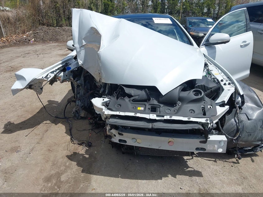 2019 JAGUAR XJ auction photo 6