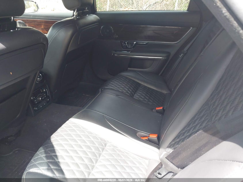 2019 JAGUAR XJ auction photo 8