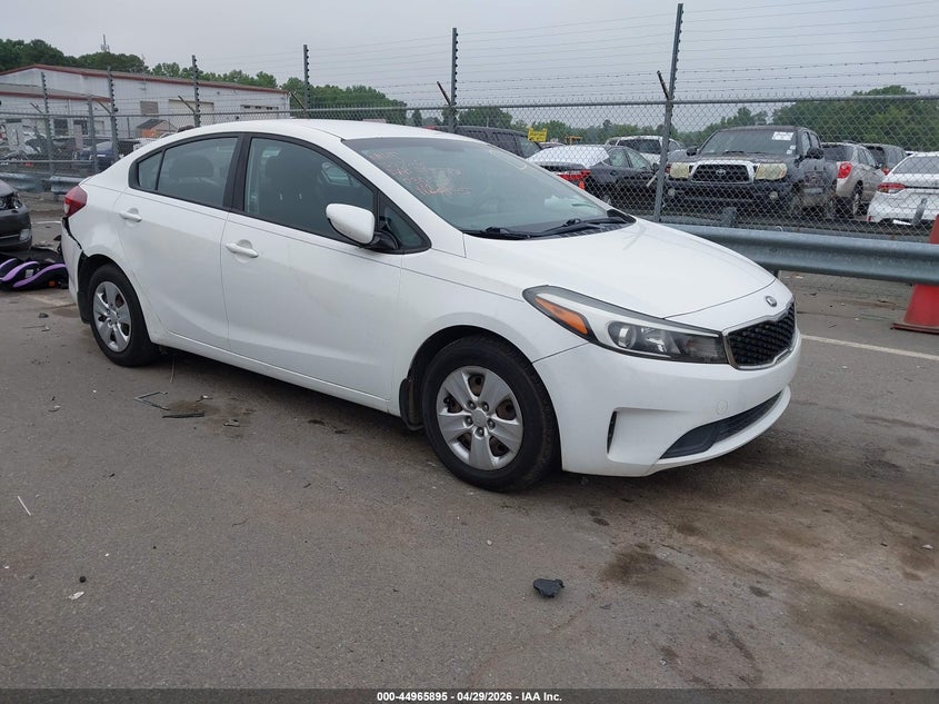 Vin: 3kpfk4a7xhe030374, lot: 45463316, kia forte lx 2017 img_1