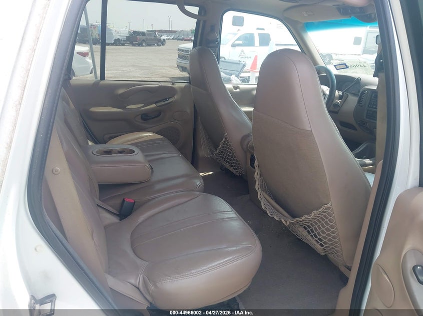 1999 Ford Expedition Eddie Bauer/Xlt VIN: 1FMRU1763XLC28185 Lot: 44966002