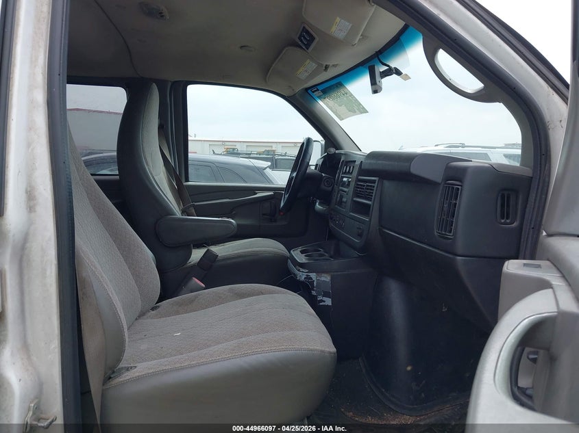 2014 GMC Savana 2500 Lt