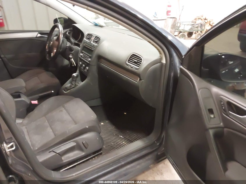 2013 Volkswagen Golf 2.5L 4-Door