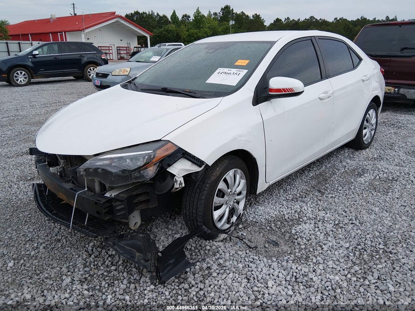 2018 Toyota Corolla Le 5YFBURHE8JP829553 photo 1