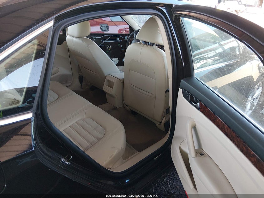 2012 Volkswagen Passat 2.0 2.0L Tdi Sel Premium black Lot 111044966762 Vin 1VWCN7A36CC003341