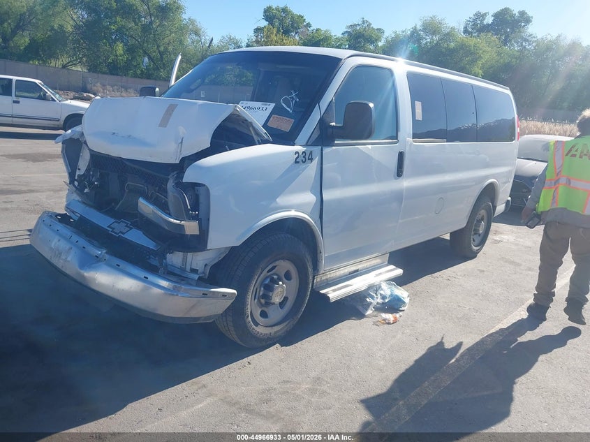 2016 CHEVROLET EXPRESS 2500 auction photo 2