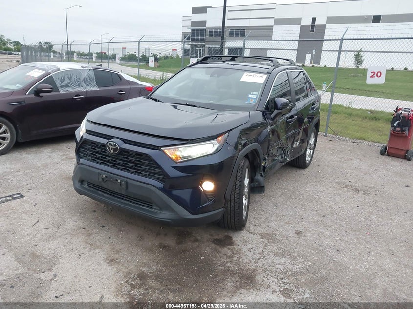 2021 Toyota Rav4 Xle Premium 2T3C1RFV2MW179242 photo 1