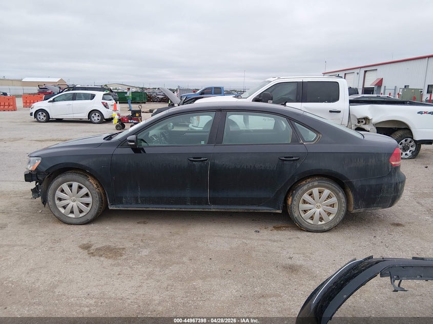 VOLKSWAGEN PASSAT 2013 VIN 1VWAH7A35DC033446
