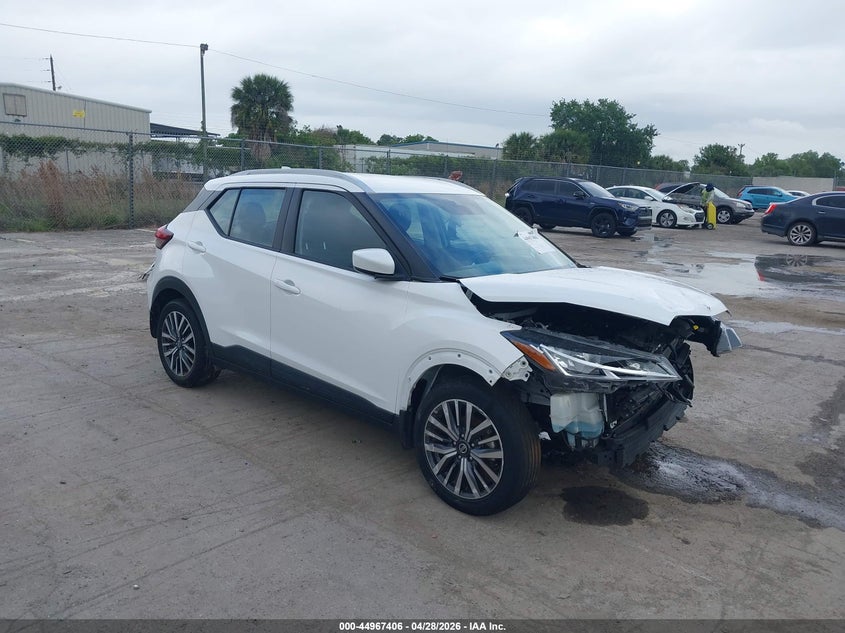 NISSAN KICKS SV XTRONIC CVT 2021
