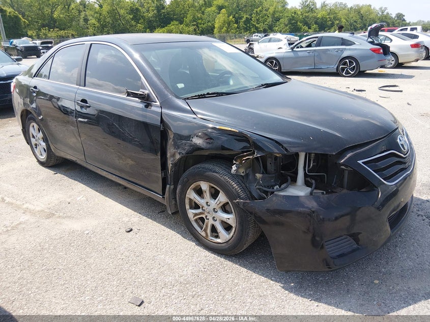 2011 TOYOTA CAMRY LE