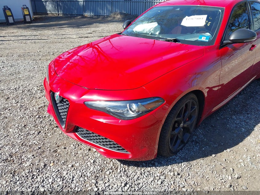 Фото 17 - ALFA-ROMEO GIULIA