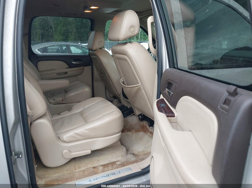 2007 GMC YUKON XL 1500 auction photo 8