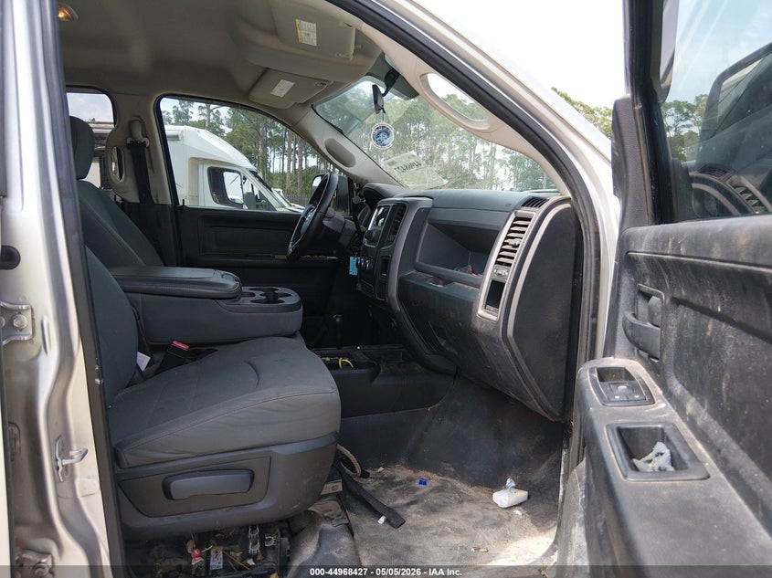 2013 Ram 3500 Ram Chassis Tradesman/Slt/Laramie silver Lot 111044968427 Vin 3C7WRTCL1DG531784