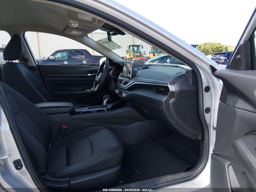 2024 Nissan Altima Sv Fwd