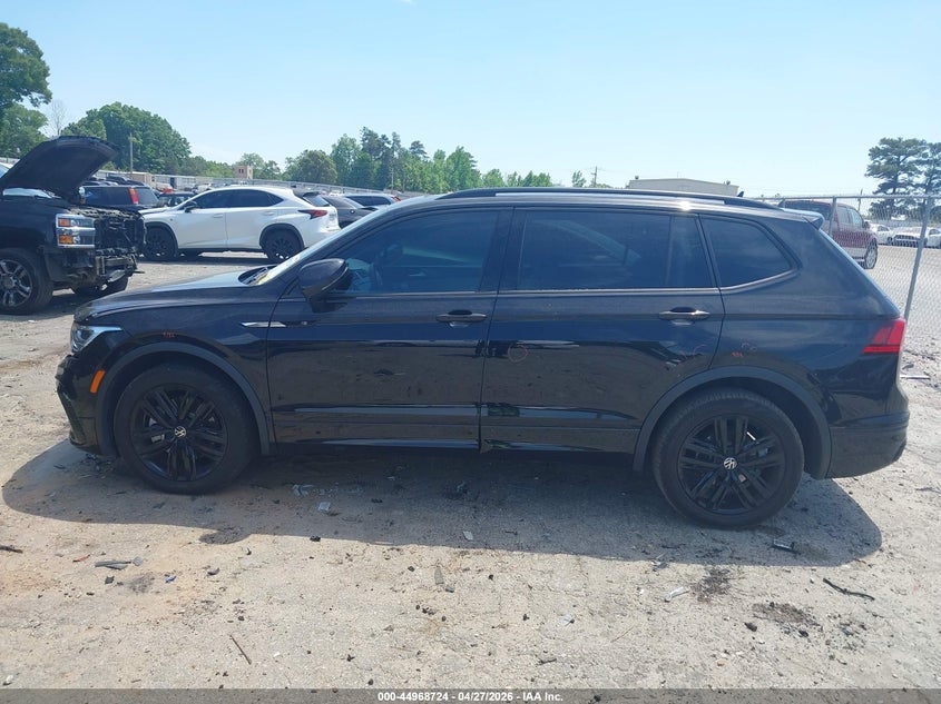 2022 VOLKSWAGEN TIGUAN 2.0T SE R-LINE BLACK — Photo 15