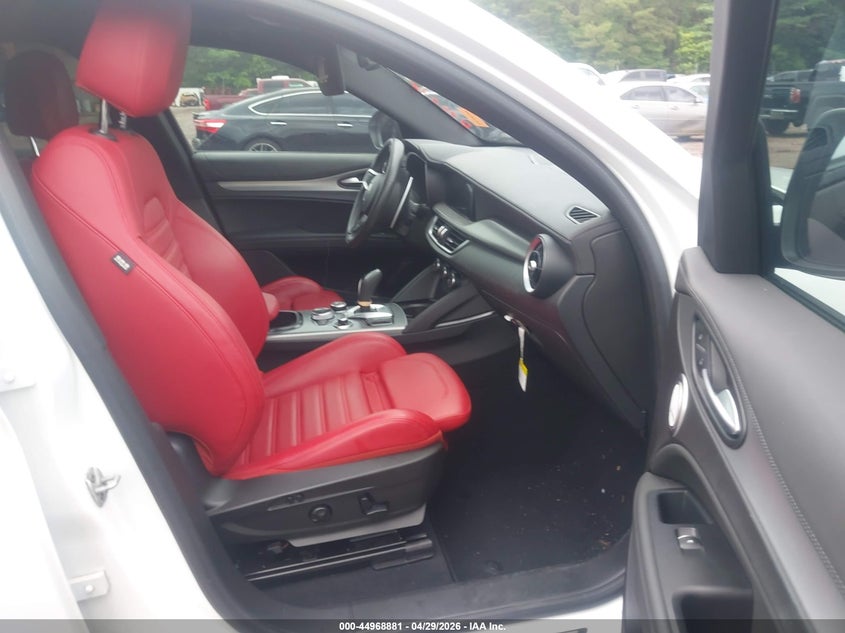2024 ALFA ROMEO STELVIO auction photo 5