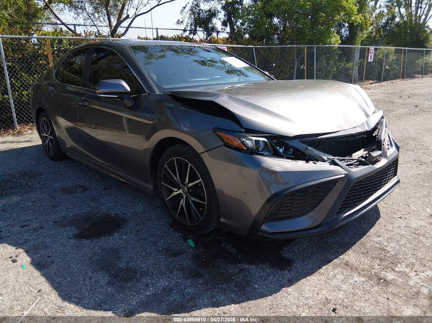 2022 TOYOTA CAMRY SE