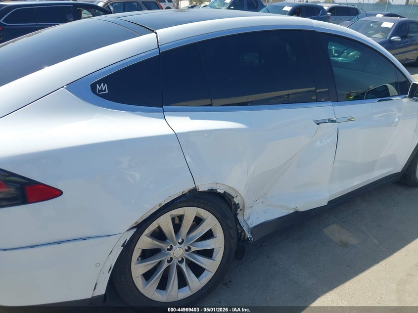 2016 Tesla Model X 60D/70D/75D/90D VIN: 5YJXCAE26GF001803 Lot: 44969403