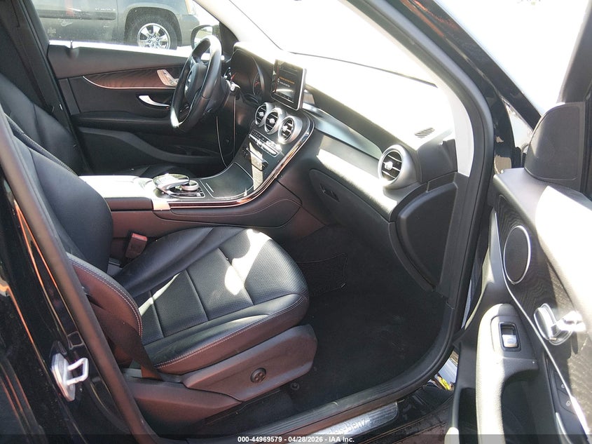 2016 MERCEDES-BENZ GLC 300 auction photo 5
