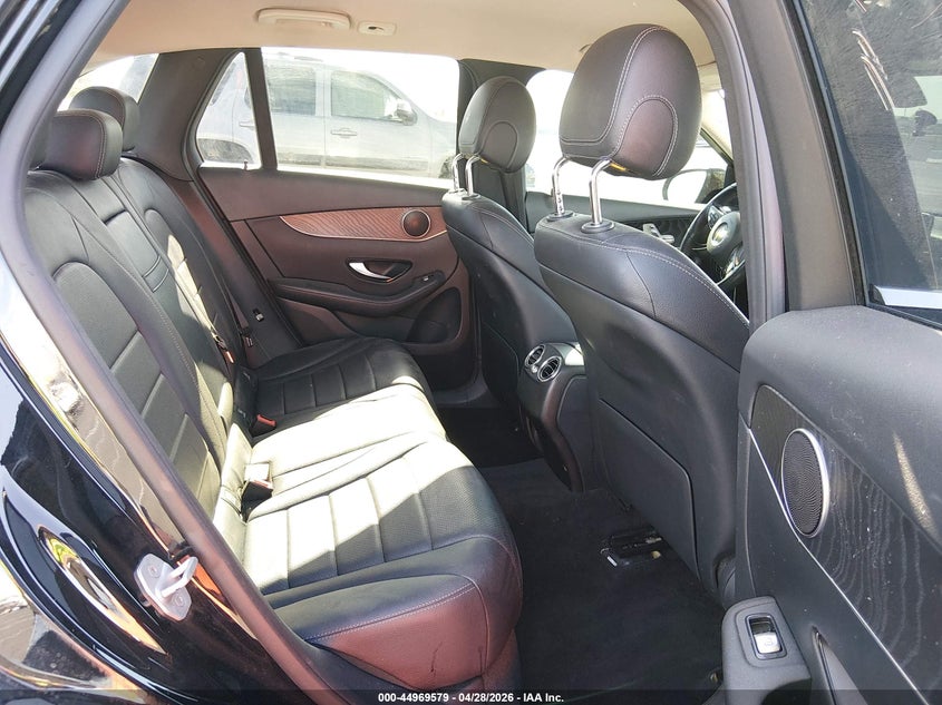2016 MERCEDES-BENZ GLC 300 auction photo 8