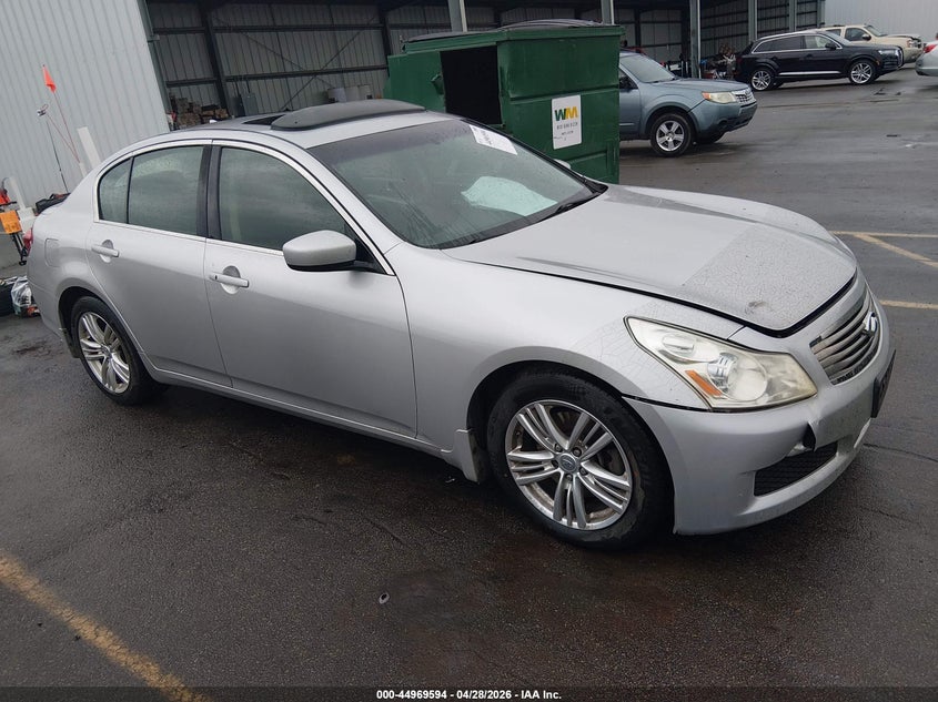 2011 INFINITI G37 JOURNEY
