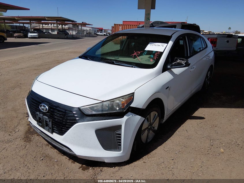 2019 HYUNDAI IONIQ HYBRID auction photo 2