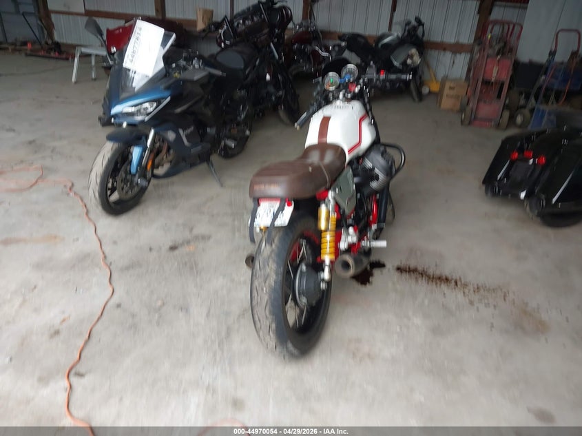 Vin: zguldub07lm000156, lot: 45467475, moto guzzi v7 iii 20204