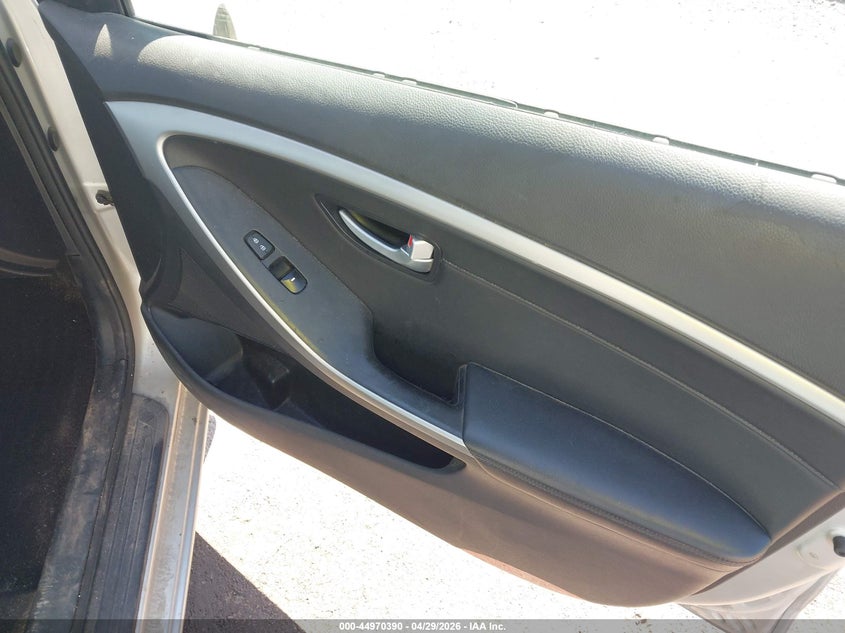 2014 HYUNDAI ELANTRA GT auction photo 5