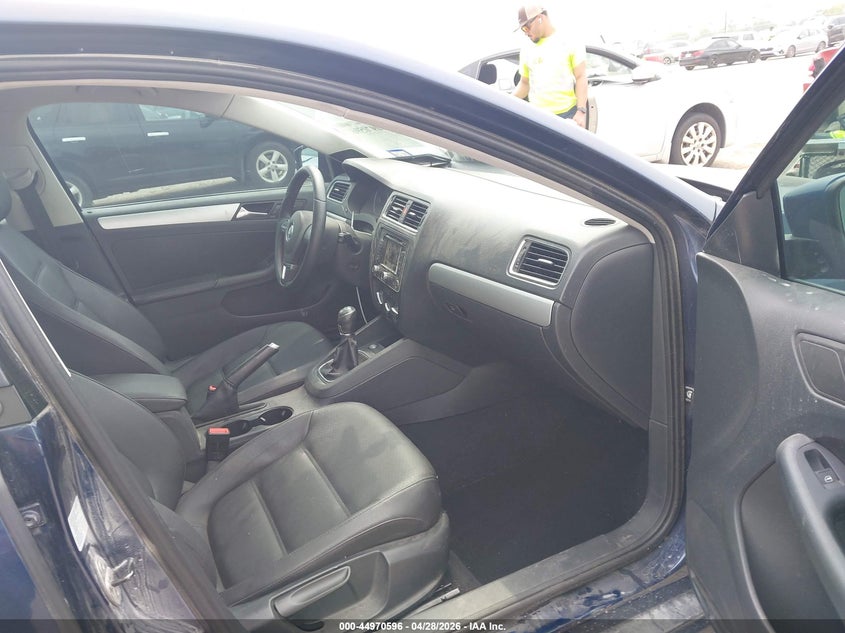 2012 VOLKSWAGEN JETTA auction photo 5