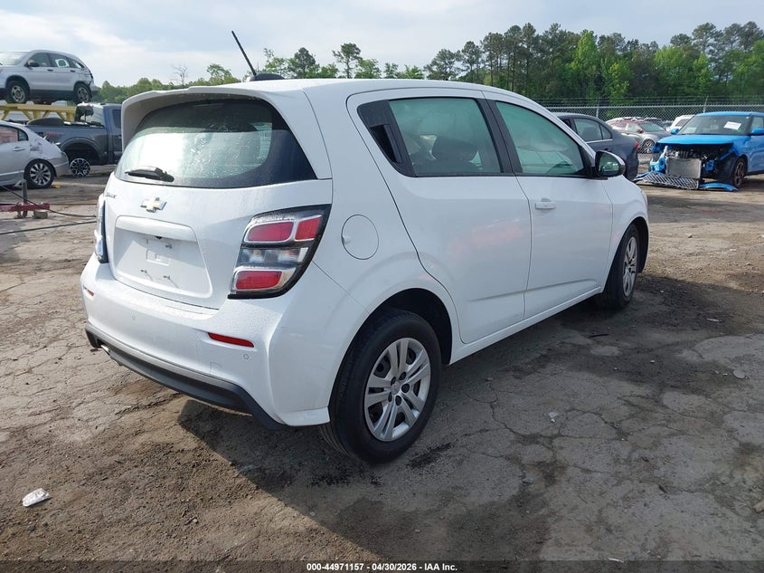 2020 CHEVROLET SONIC auction photo 4