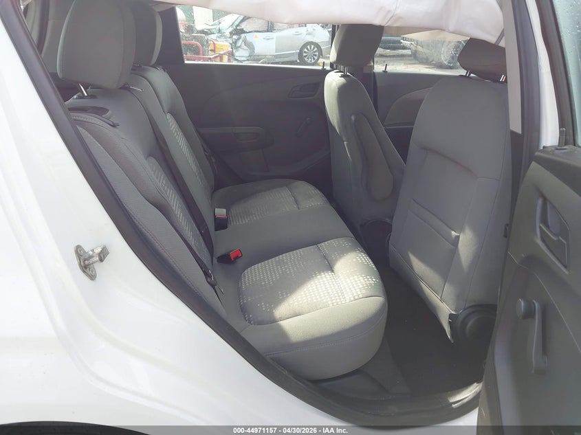 2020 CHEVROLET SONIC auction photo 8