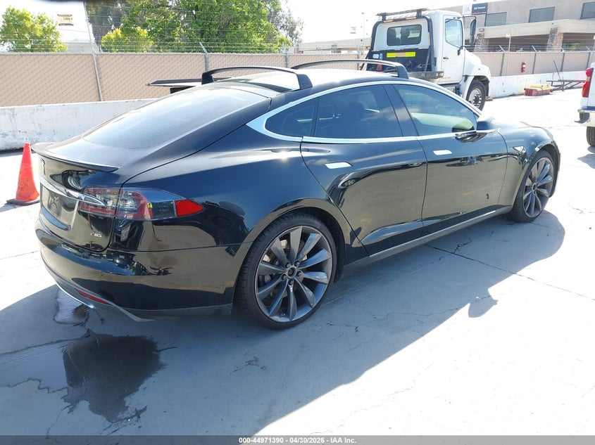 Vin: 5yjsa1h11efp29464, lot: 45468811, tesla model s p85 20144