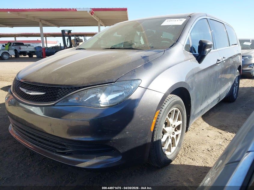 Vin: 2c4rc1dg4hr663682, lot: 45468893, chrysler pacifica touring 20172