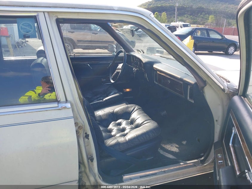 1985 CHRYSLER FIFTH AVENUE auction photo 5