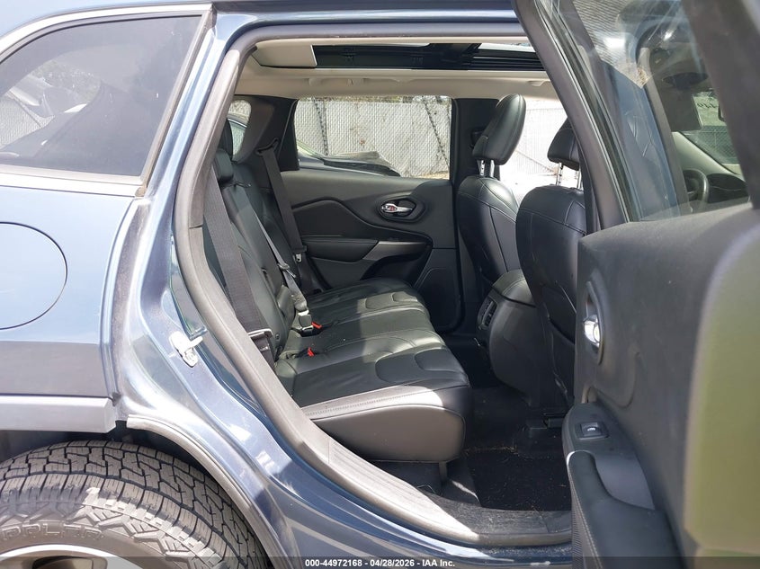 2019 JEEP CHEROKEE auction photo 8