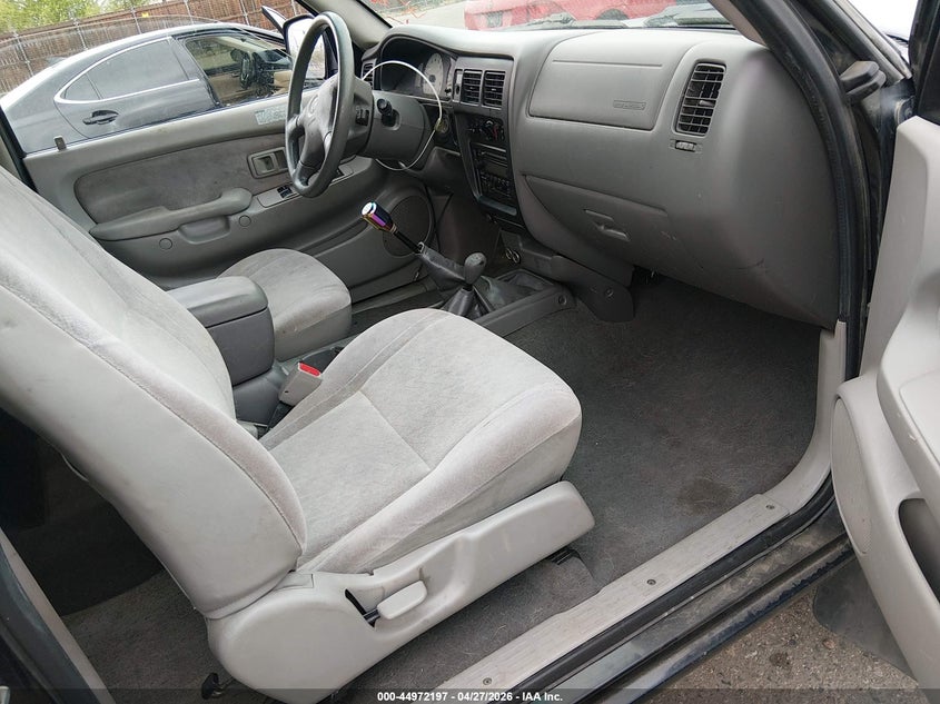 2001 Toyota Tacoma Base V6