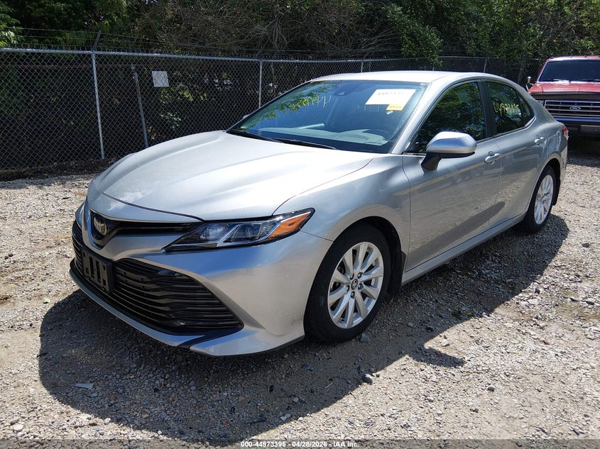2019 Toyota Camry Le 4T1B11HK8KU825986 photo 1